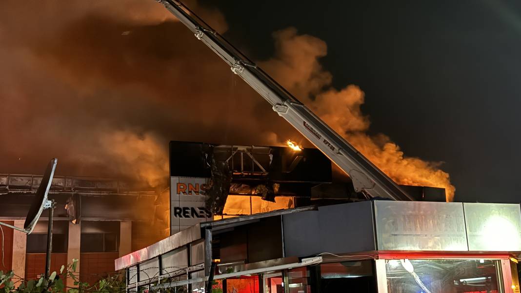 Sakarya’da kozmetik fabrikasında yangın 26